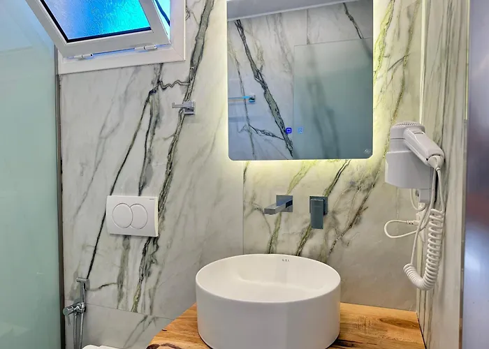 Bodini Guest house Himare